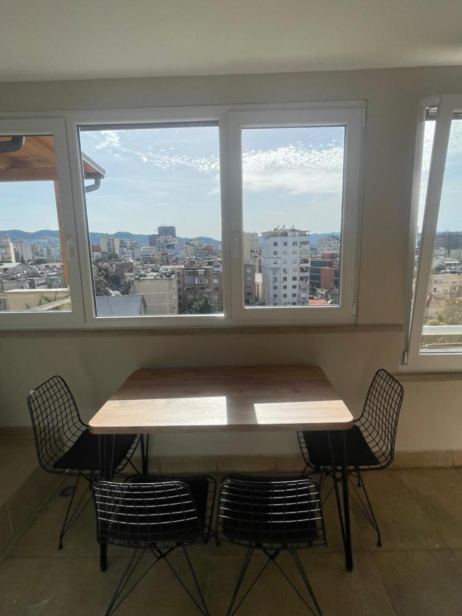 View 3 With To Double Rooms! *